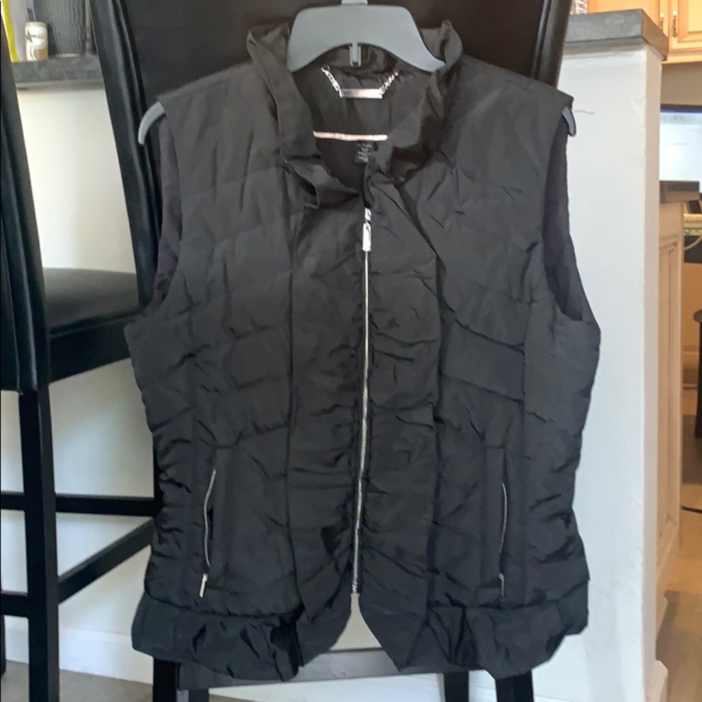 White House Black Market Puffer Vest Sz. Large